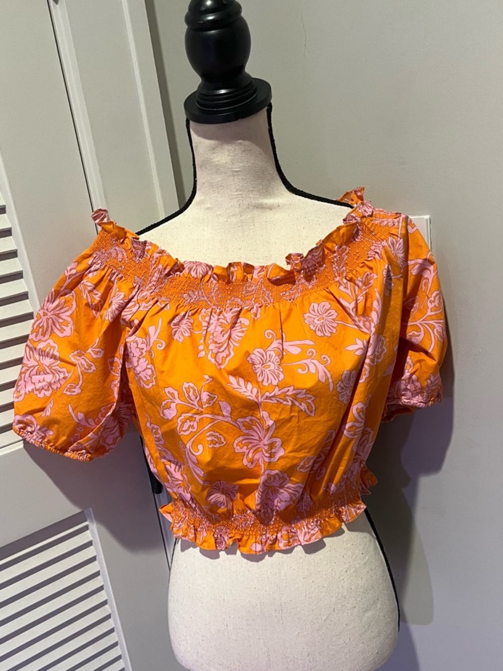 XiRENA Orange and Pink Floral Off-Shoulder Smocked Crop Top